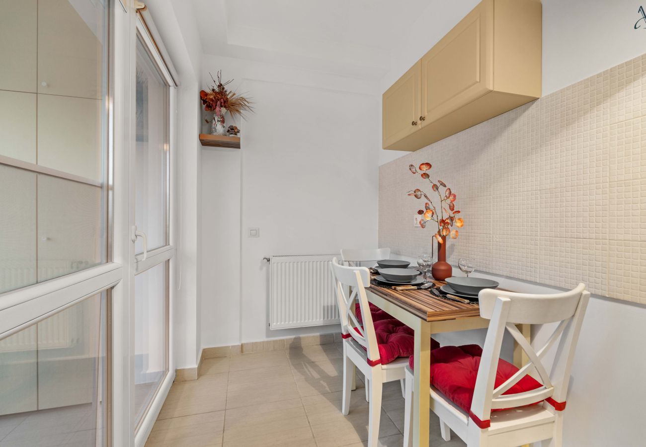 Studio in Bucharest - Comfy Studio near Gara de Nord | Sofa Bed & Kitchen