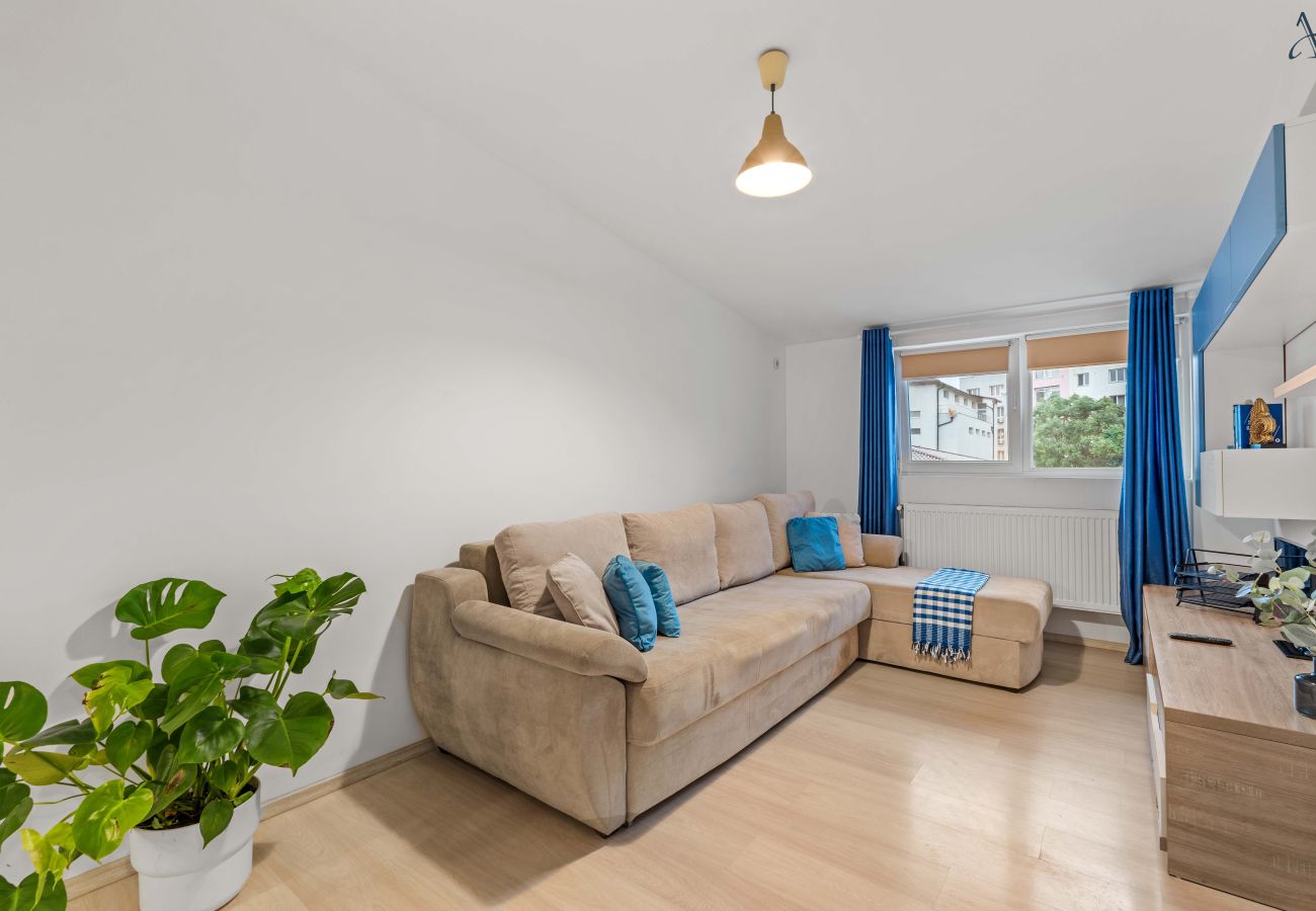 Studio in Bucharest - Comfy Studio near Gara de Nord | Sofa Bed & Kitchen