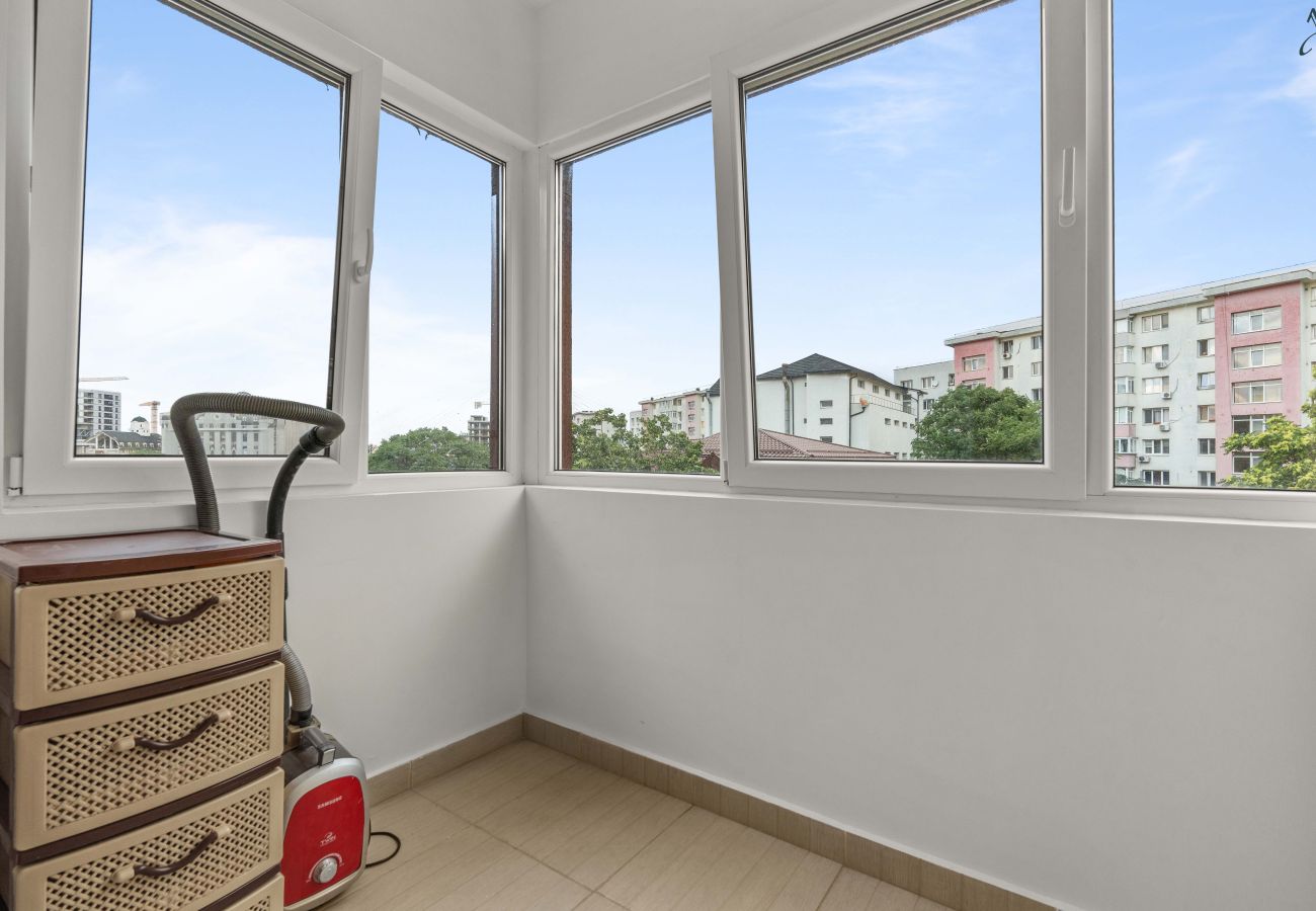 Studio in Bucharest - Comfy Studio near Gara de Nord | Sofa Bed & Kitchen