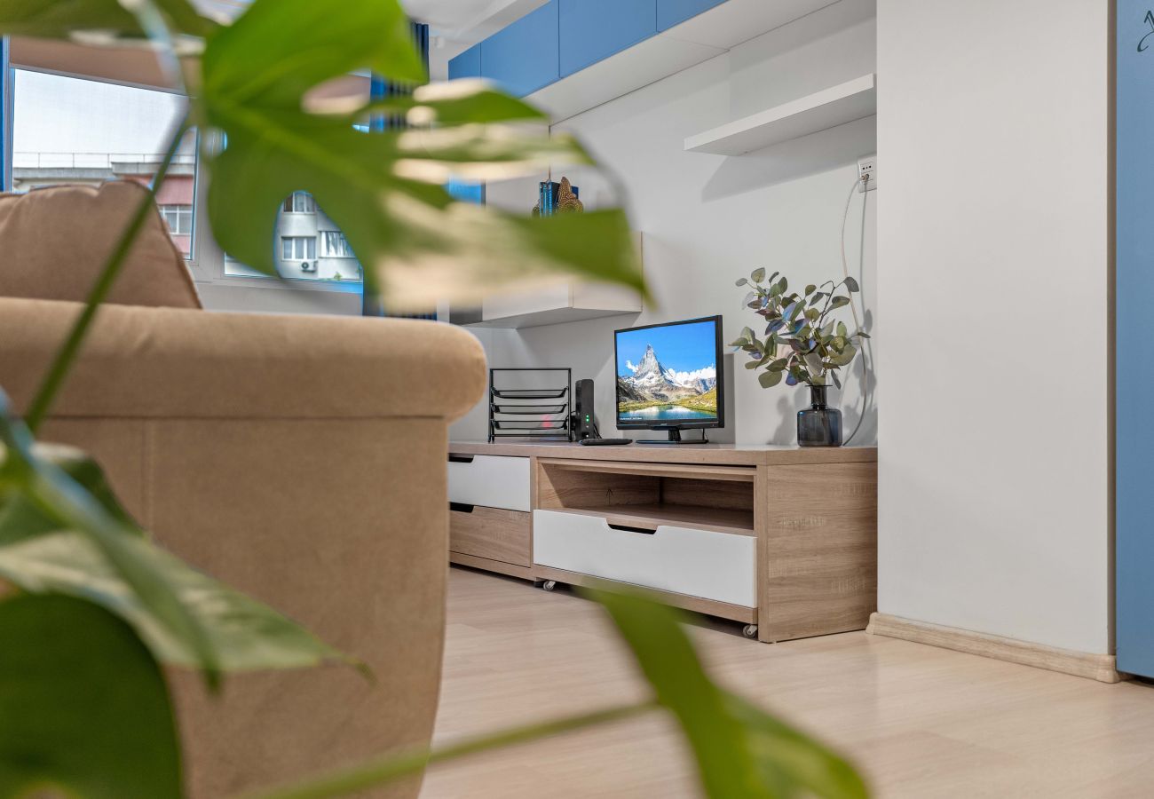 Studio in Bucharest - Comfy Studio near Gara de Nord | Sofa Bed & Kitchen