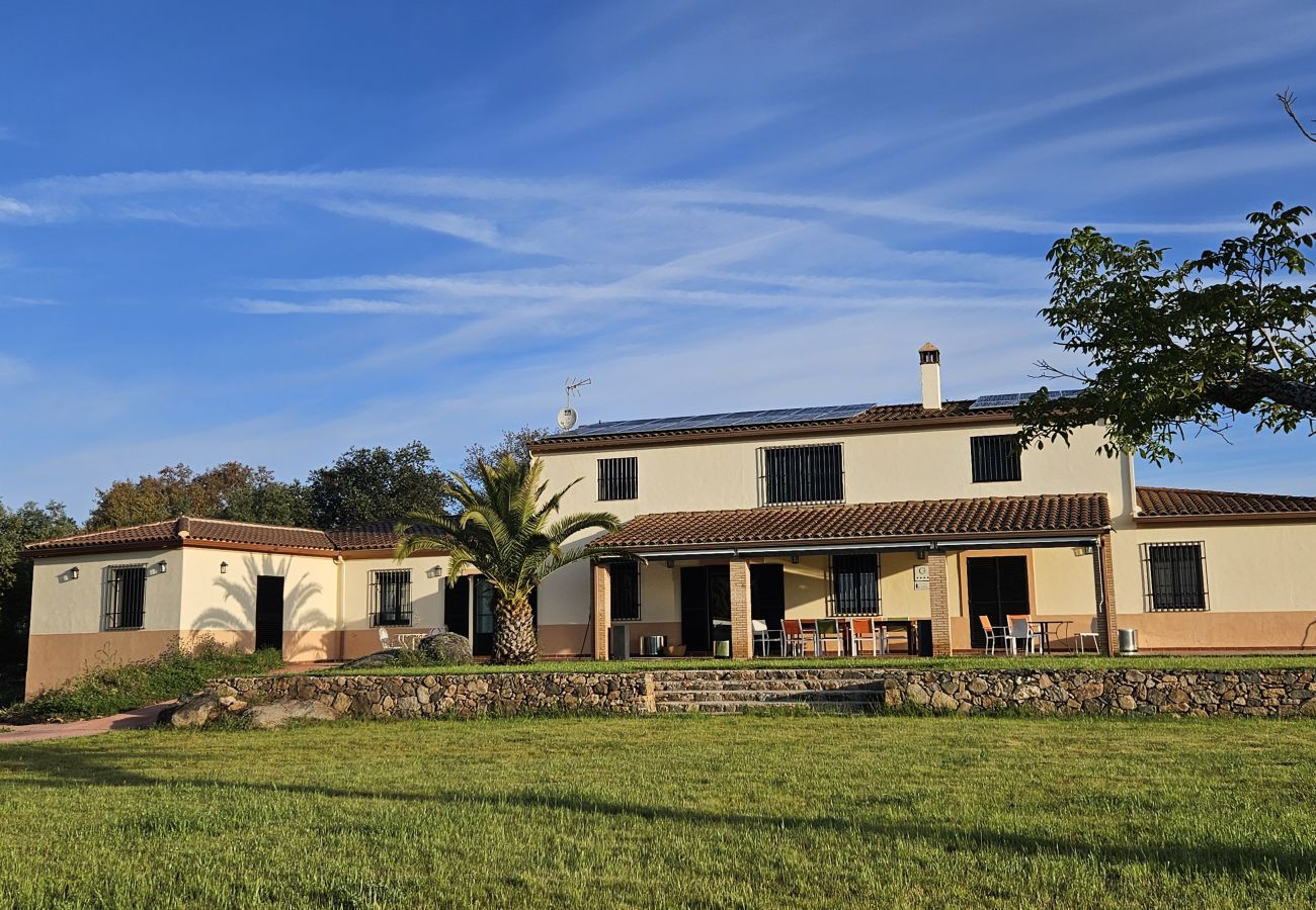Cottage in Badajoz - Finca El Alamo