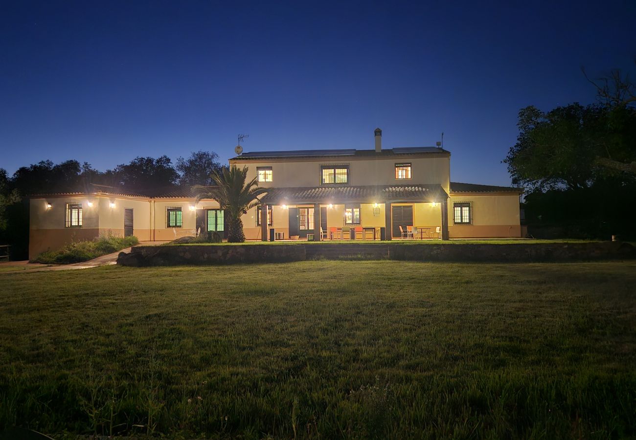 Cottage in Badajoz - Finca El Alamo