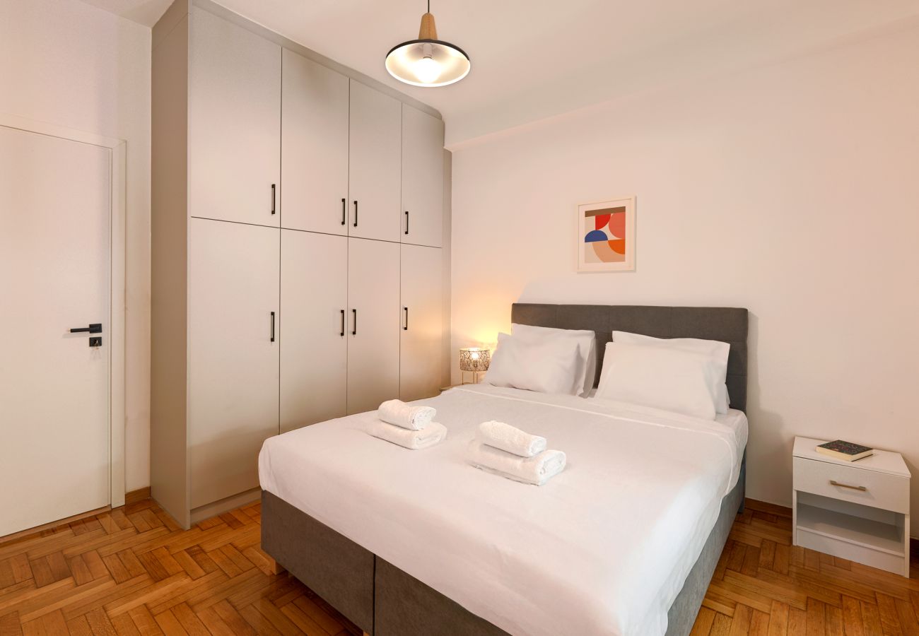Apartment in Athens - Modern Comfort in Kipseli