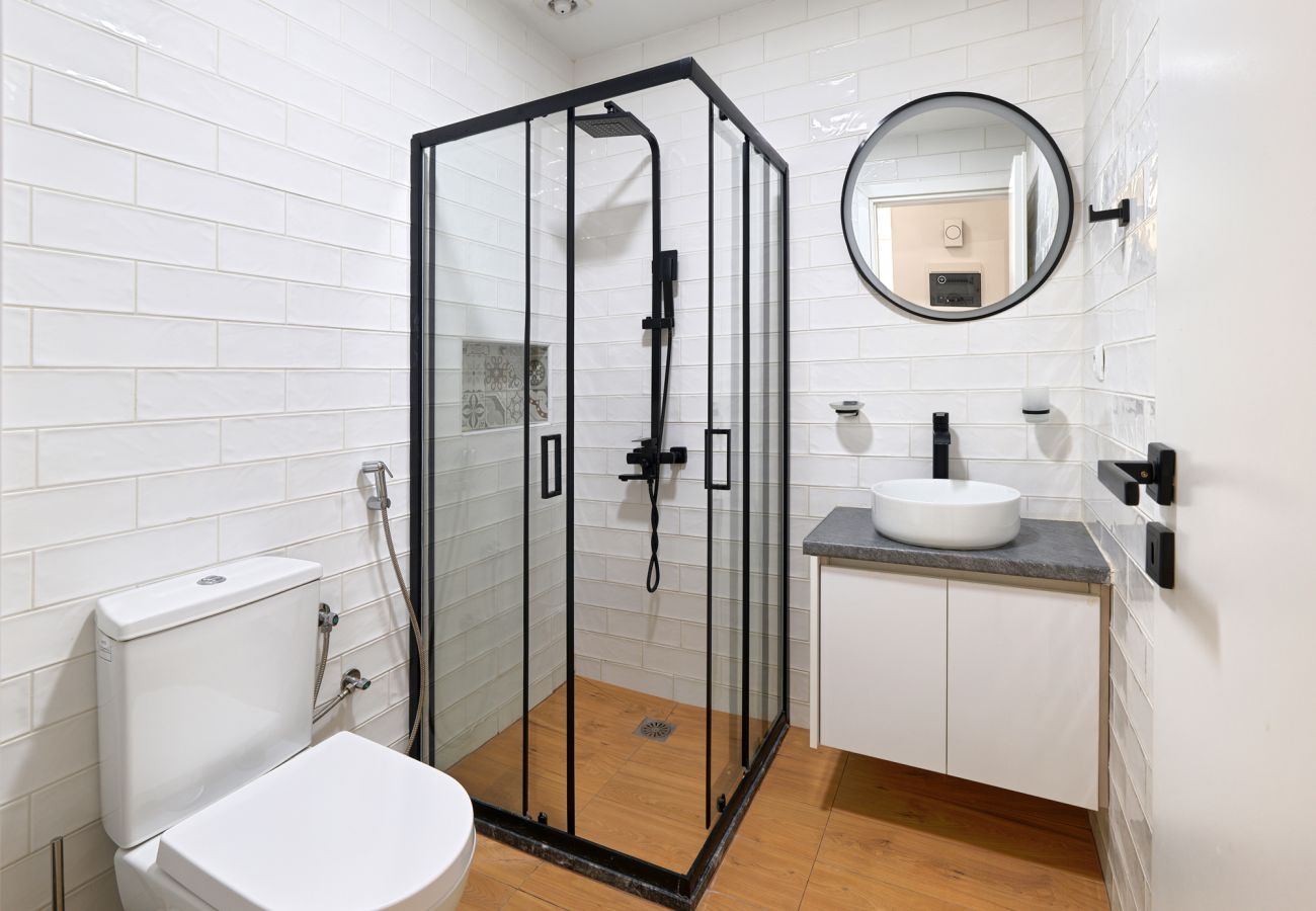 Apartment in Athens - Modern Comfort in Kipseli