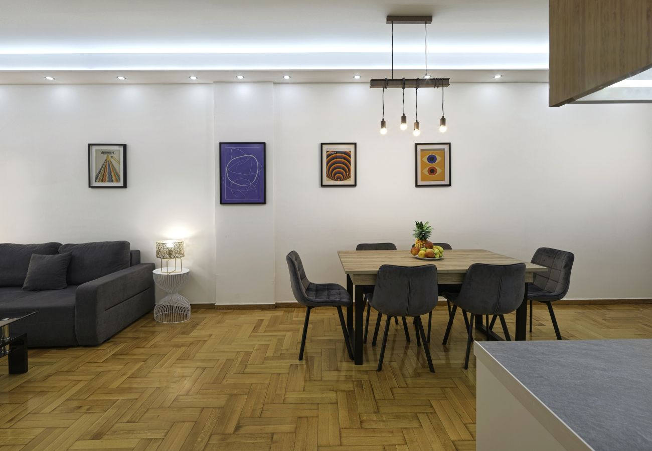 Apartment in Athens - Modern Comfort in Kipseli