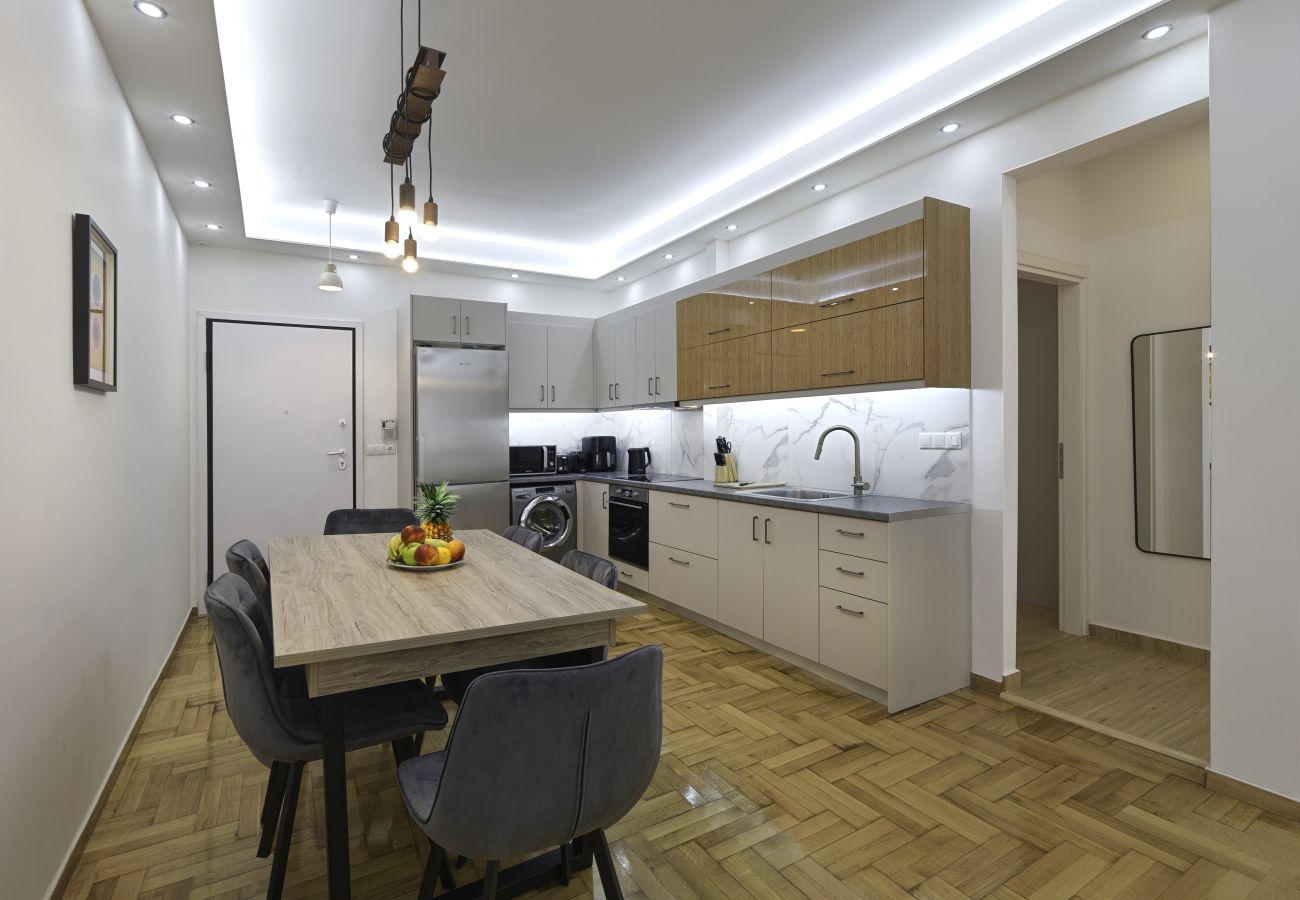 Apartment in Athens - Modern Comfort in Kipseli