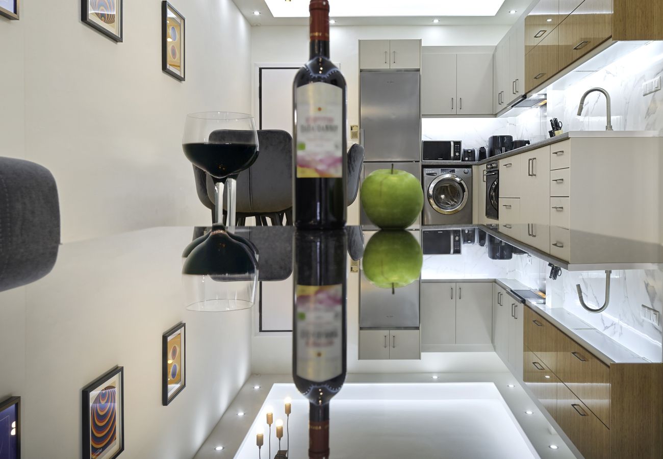 Apartment in Athens - Modern Comfort in Kipseli