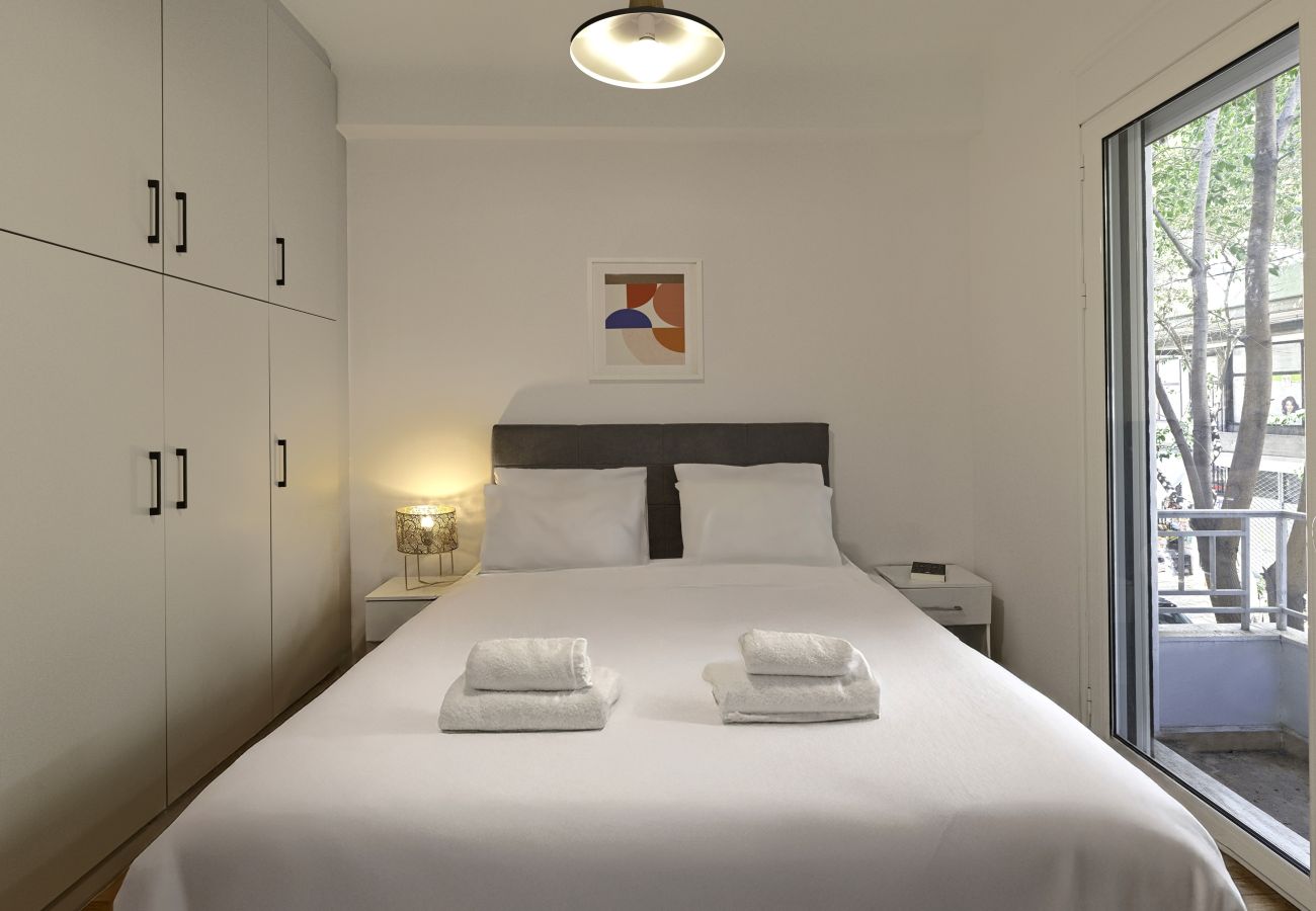 Apartment in Athens - Modern Comfort in Kipseli