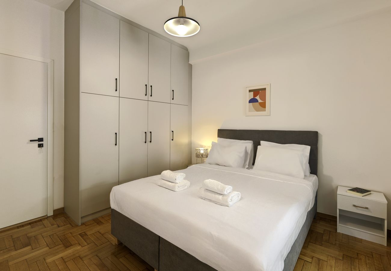 Apartment in Athens - Modern Comfort in Kipseli