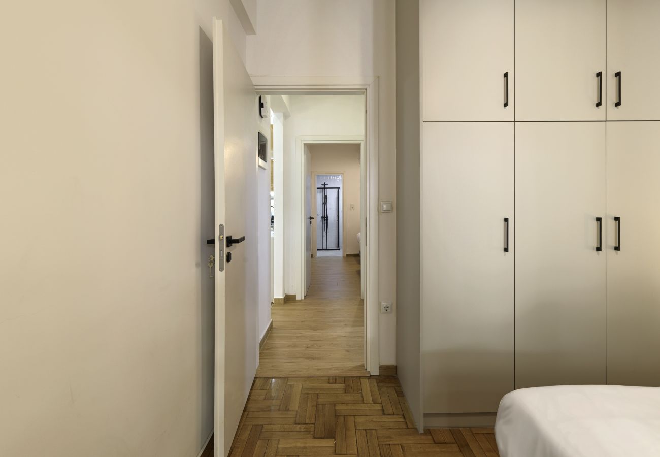 Apartment in Athens - Modern Comfort in Kipseli