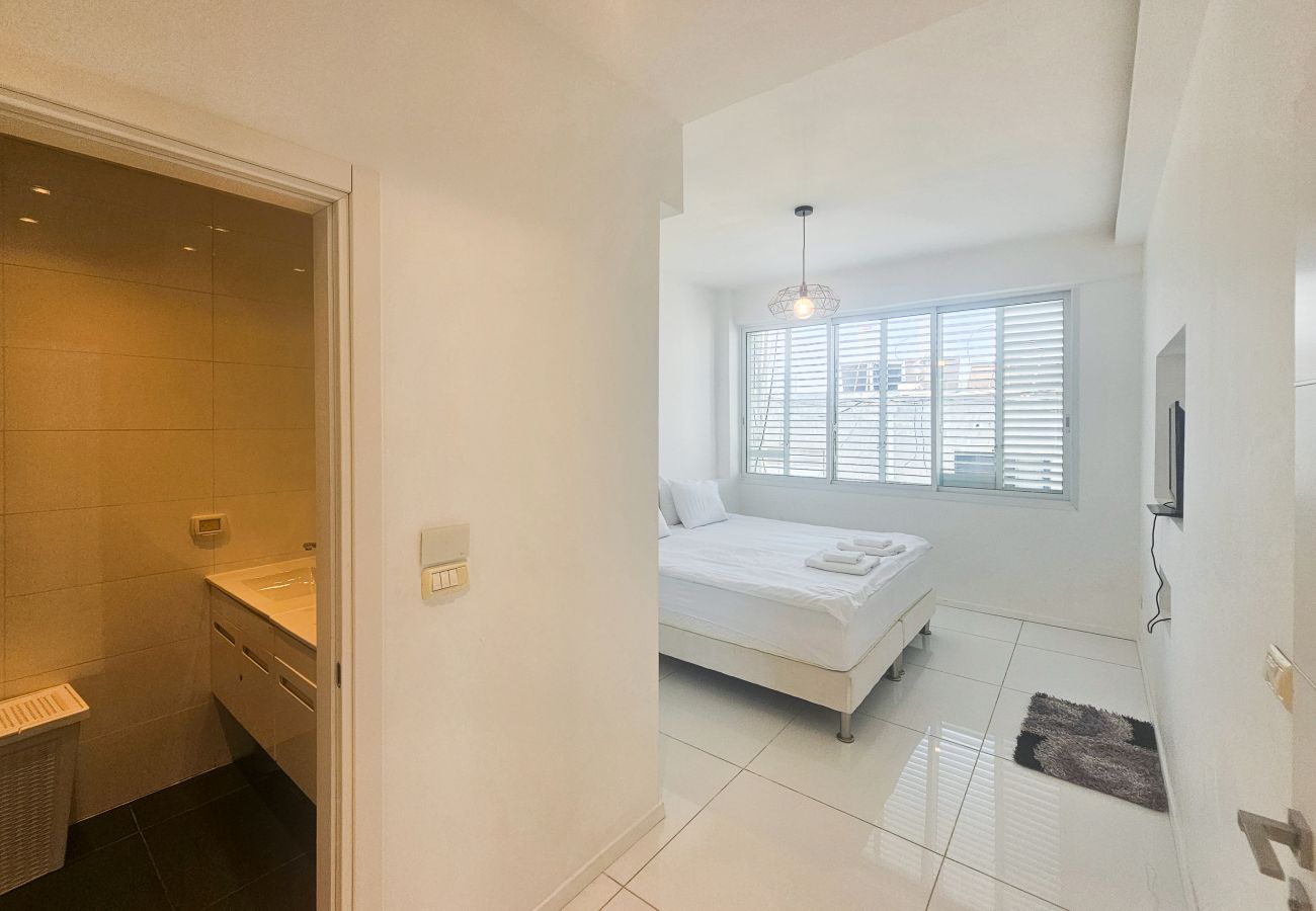 Apartment in Tel Aviv - Jaffa - MIKLAT Bright & Family Friendly Near Beach by FeelHome