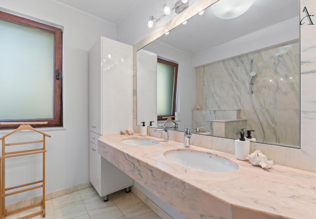 House in Bucharest - Art House House in Bucharest - Art House