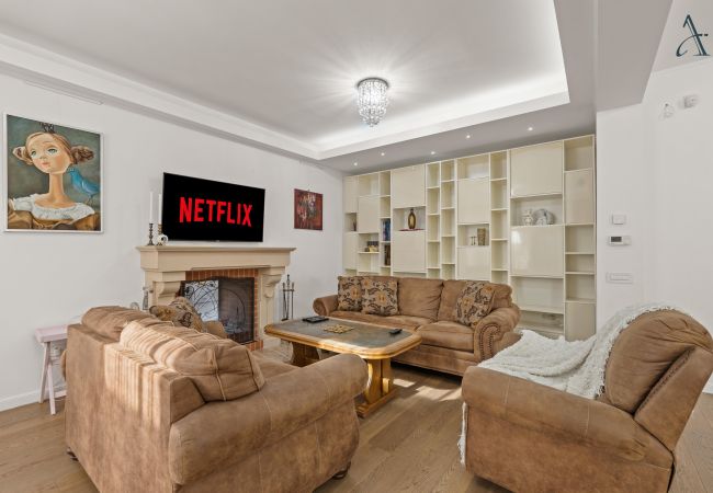 House in Bucharest - Art House House in Bucharest - Art House