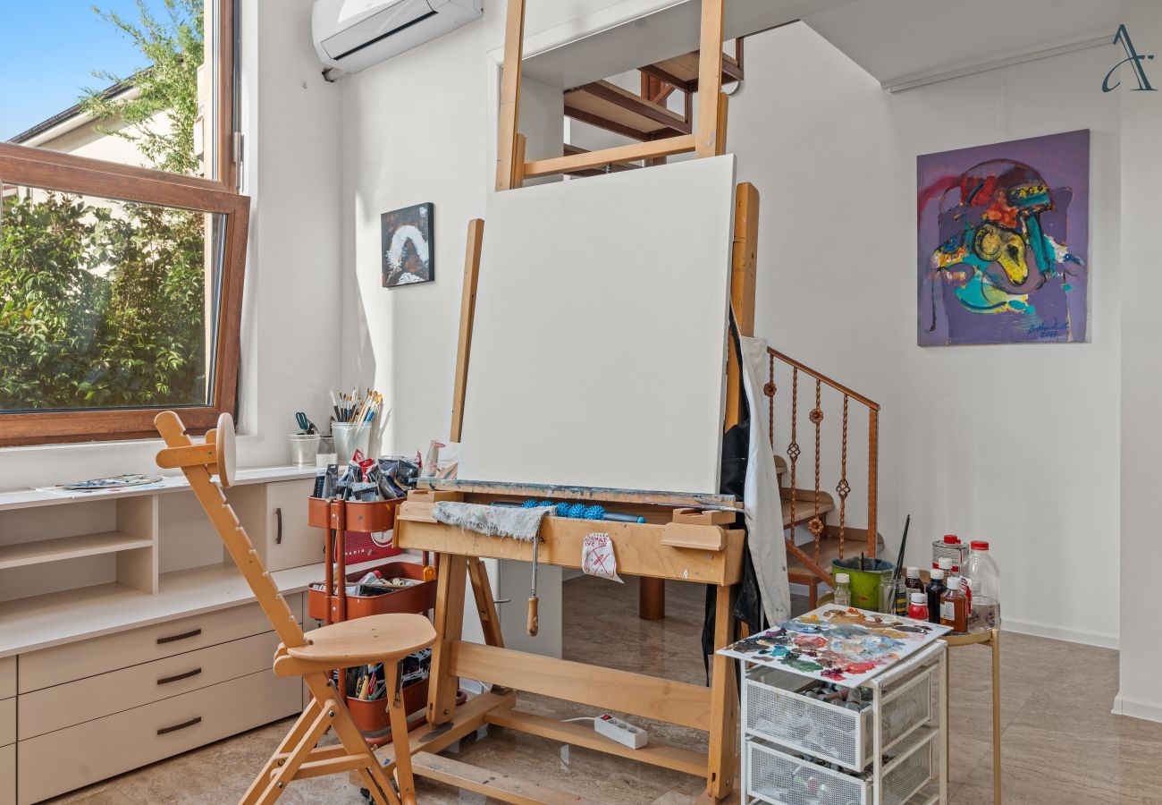 House in Bucharest - Art House