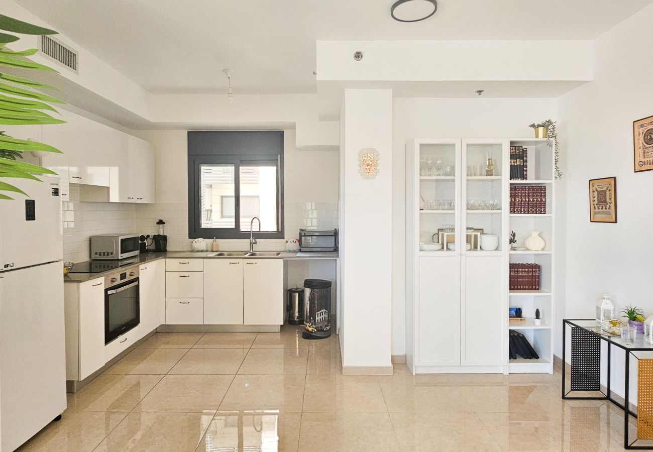 Apartment in Jerusalem - MAMAD Family Friendly New Condo by FeelHome