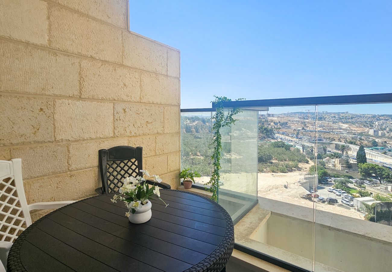 Apartment in Jerusalem - MAMAD Family Friendly New Condo by FeelHome