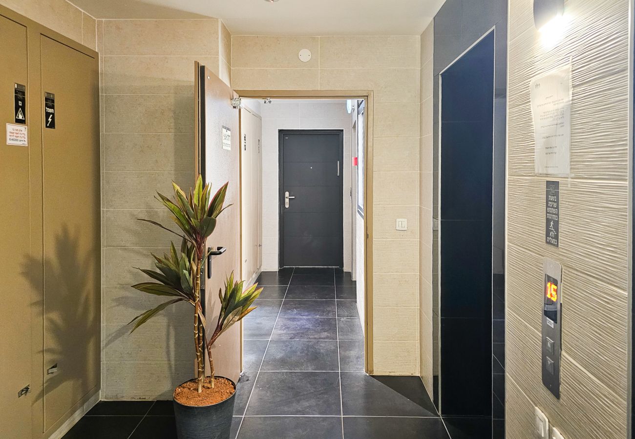 Apartment in Jerusalem - MAMAD Family Friendly New Condo by FeelHome
