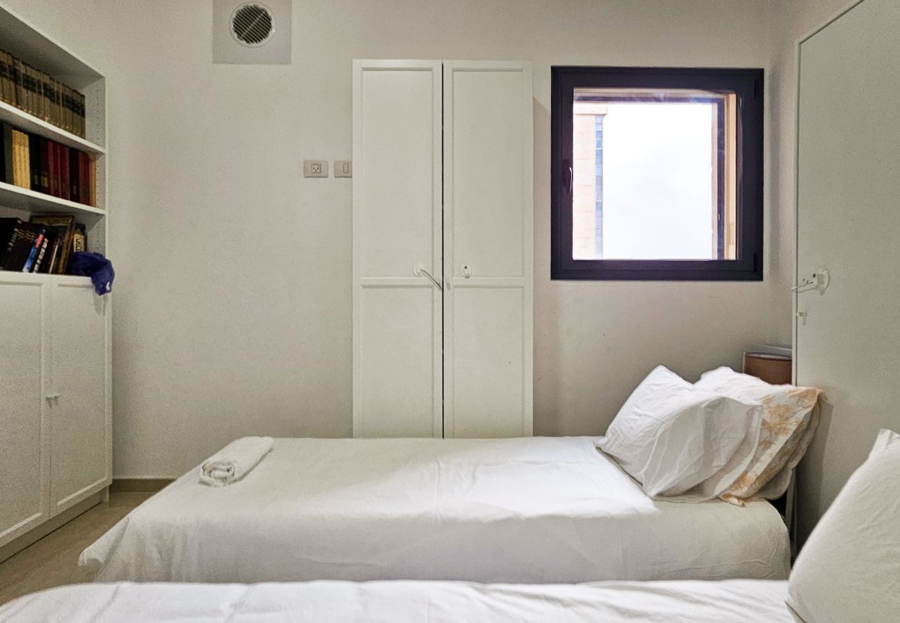 Apartment in Jerusalem - MAMAD Family Friendly New Condo by FeelHome