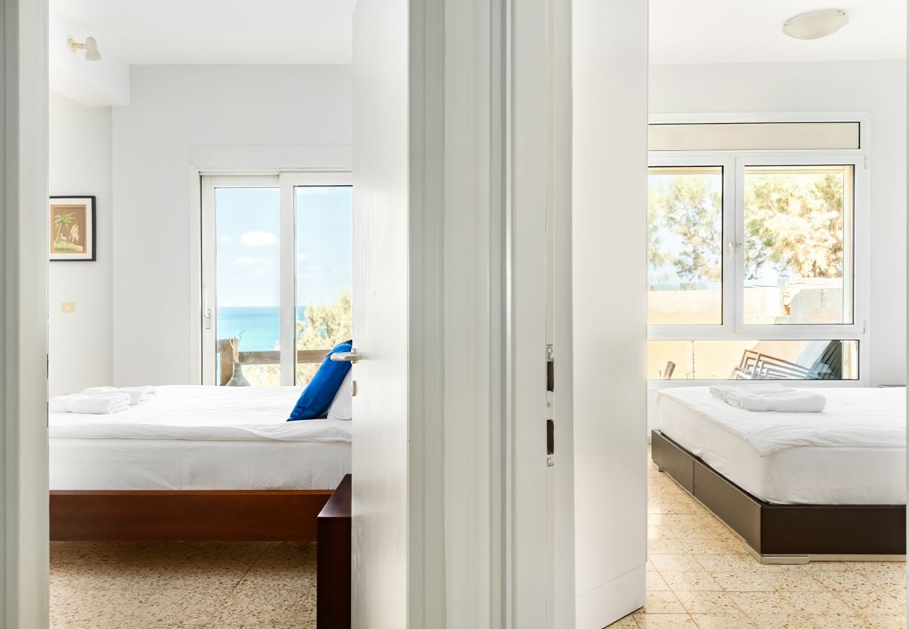 Villa in Beit Yanai - Cliffside Rustic & Charming Villa by FeelHome
