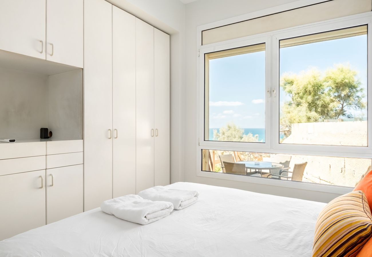 Villa in Beit Yanai - Cliffside Rustic & Charming Villa by FeelHome