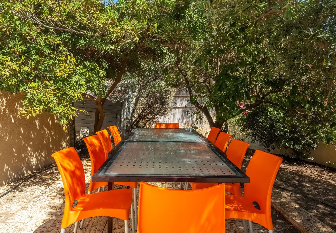 Villa in Beit Yanai - Cliffside Rustic & Charming Villa by FeelHome