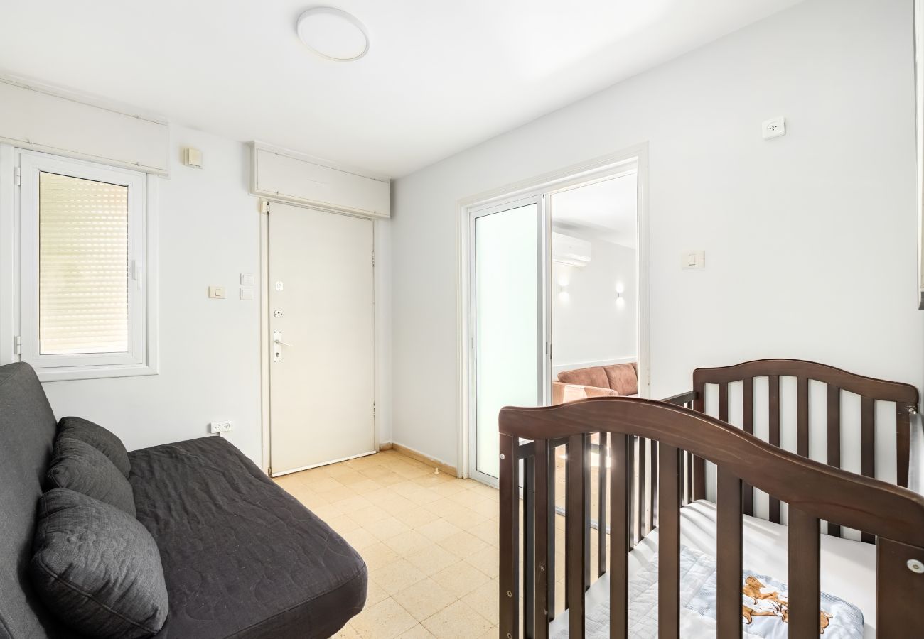Villa in Beit Yanai - Cliffside Rustic & Charming Villa by FeelHome