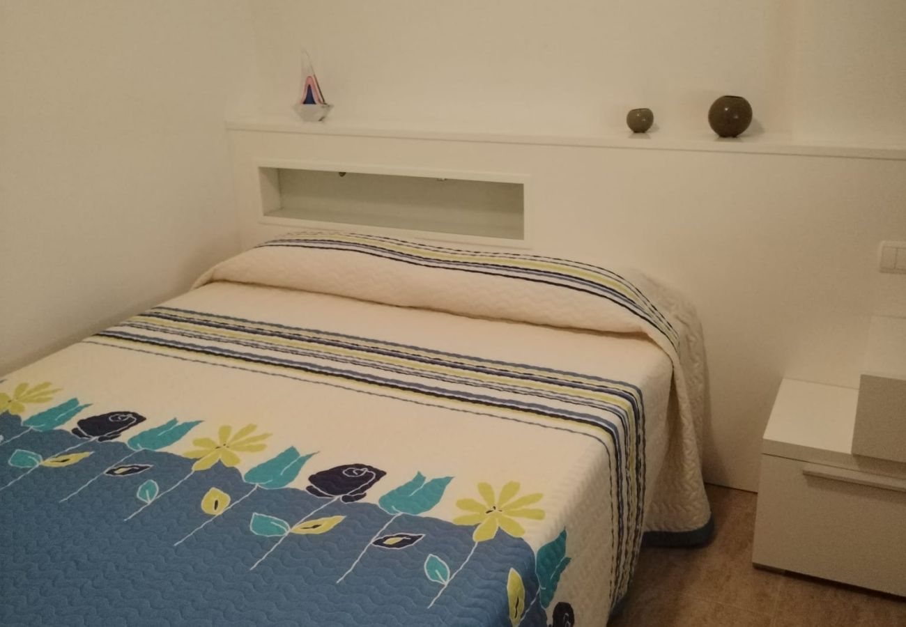 Apartment in Denia - Marivent 3 hab VYB LM053