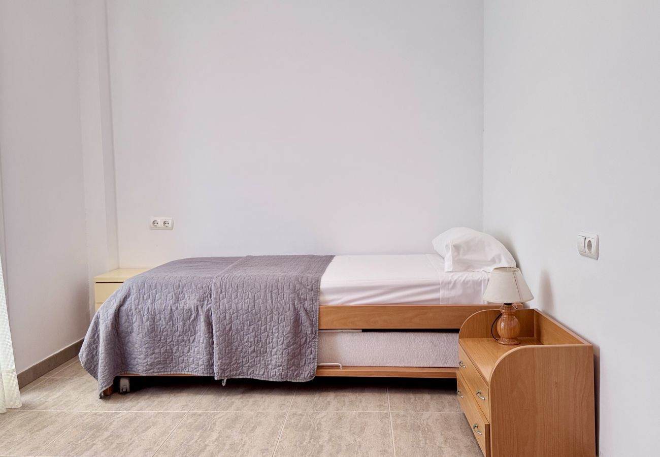 Apartment in Denia - Marivent 3 hab VYB LM -053