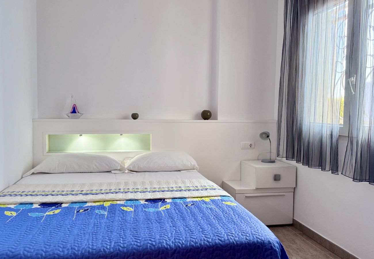 Apartment in Denia - Marivent 3 hab VYB LM -053