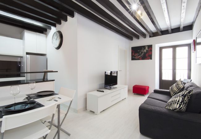 Apartment in Palma de Mallorca - Black & White minimum 30 nights stay 