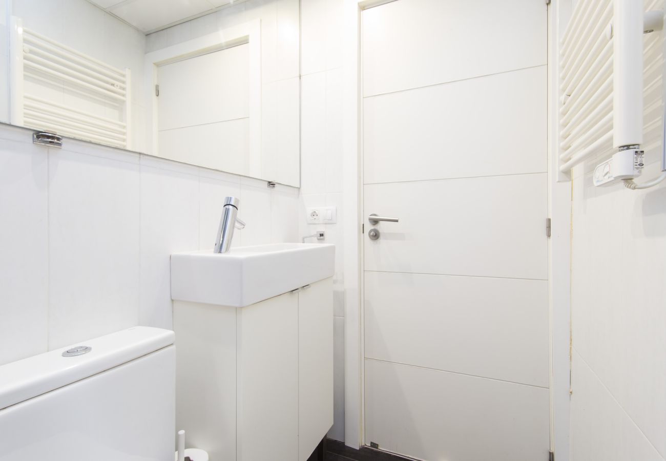 Apartment in Palma de Mallorca - Black & White minimum 30 nights stay 