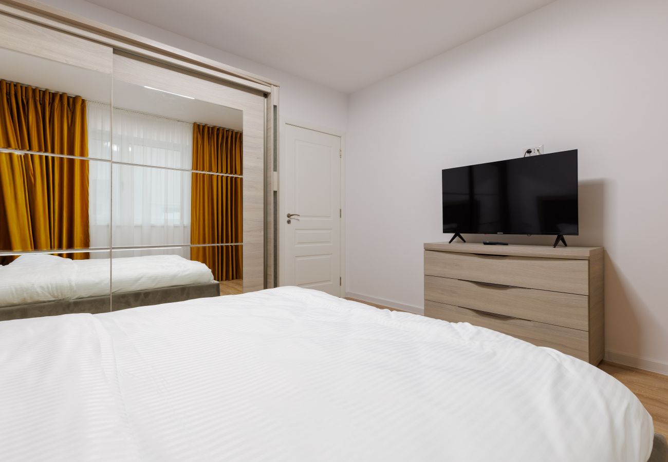 Apartment in Craiova - Urban Retreat 1BDR Craiova