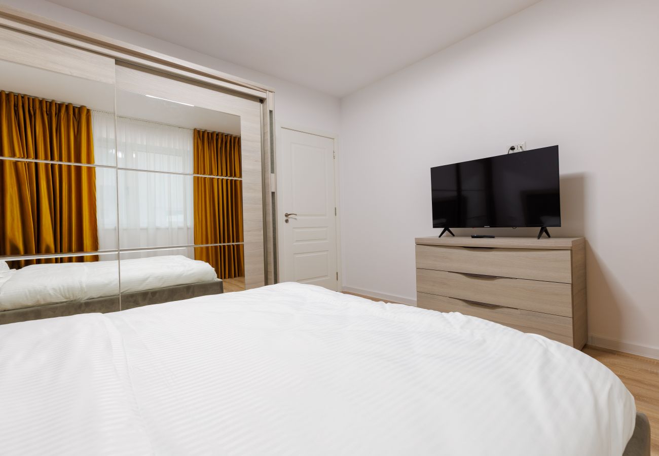 Apartment in Craiova - Urban Retreat 1BDR Craiova