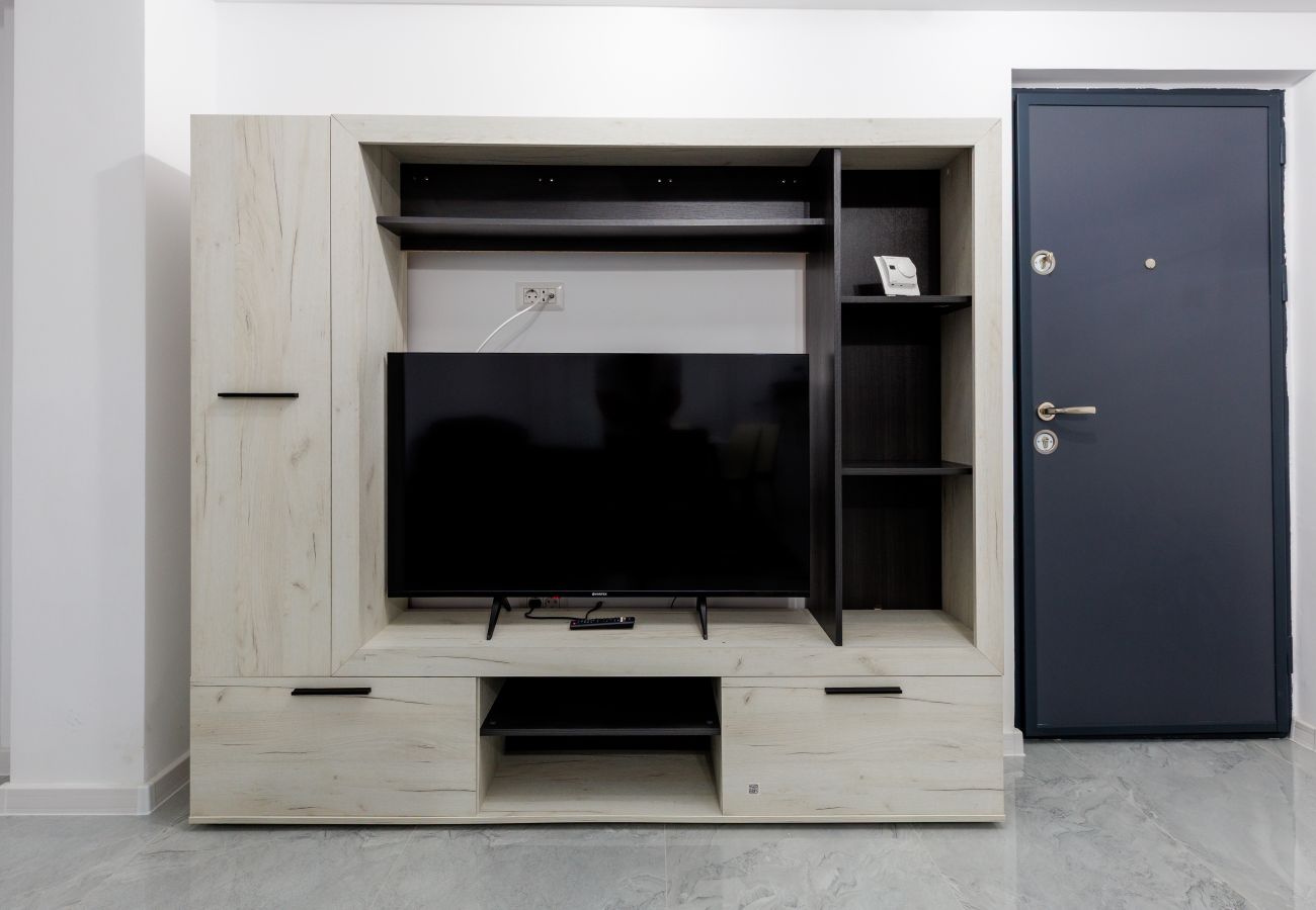 Apartment in Craiova - Urban Retreat 1BDR Craiova