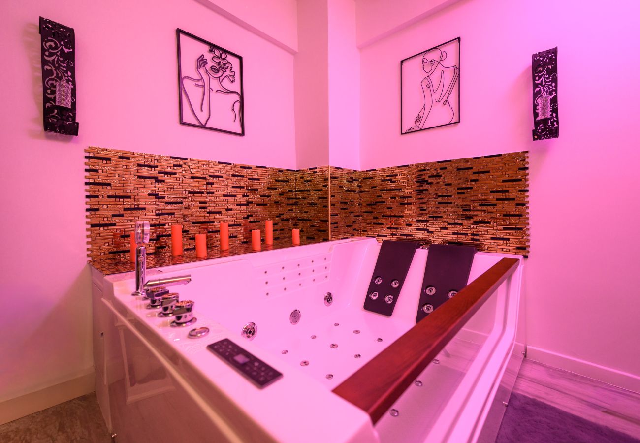 Apartment in Iași - BDSM YES SIR