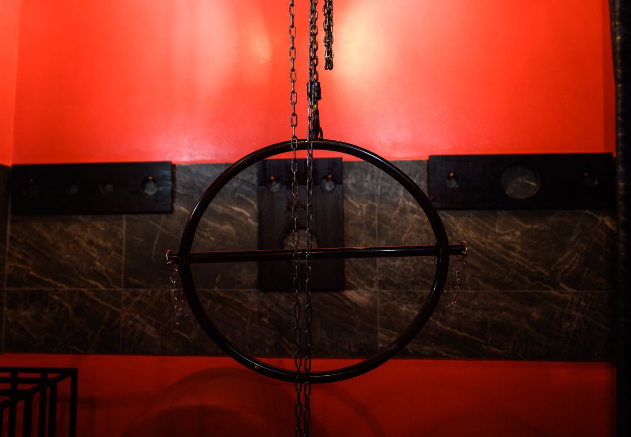 Apartment in Iași - BDSM YES SIR