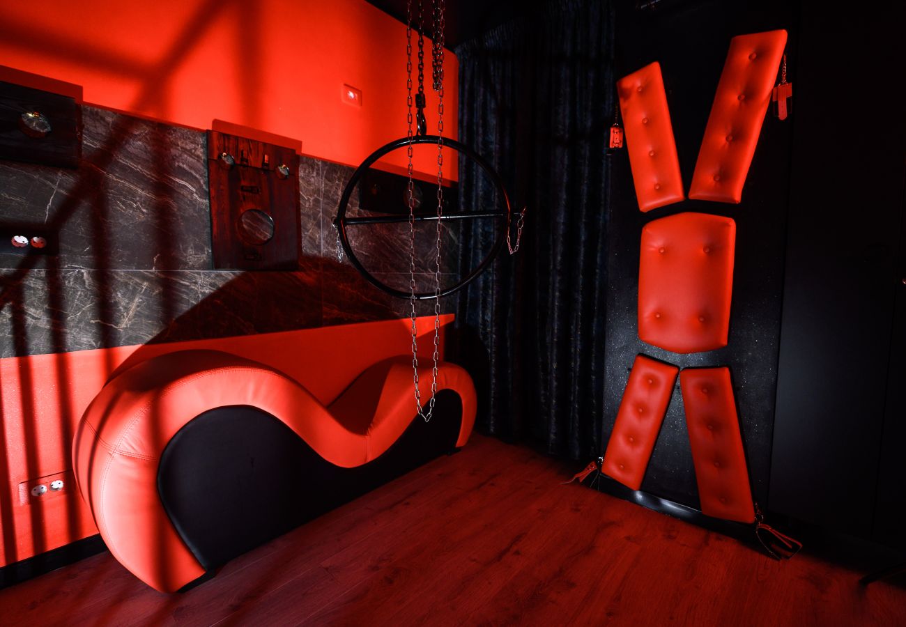 Apartment in Iași - BDSM YES SIR