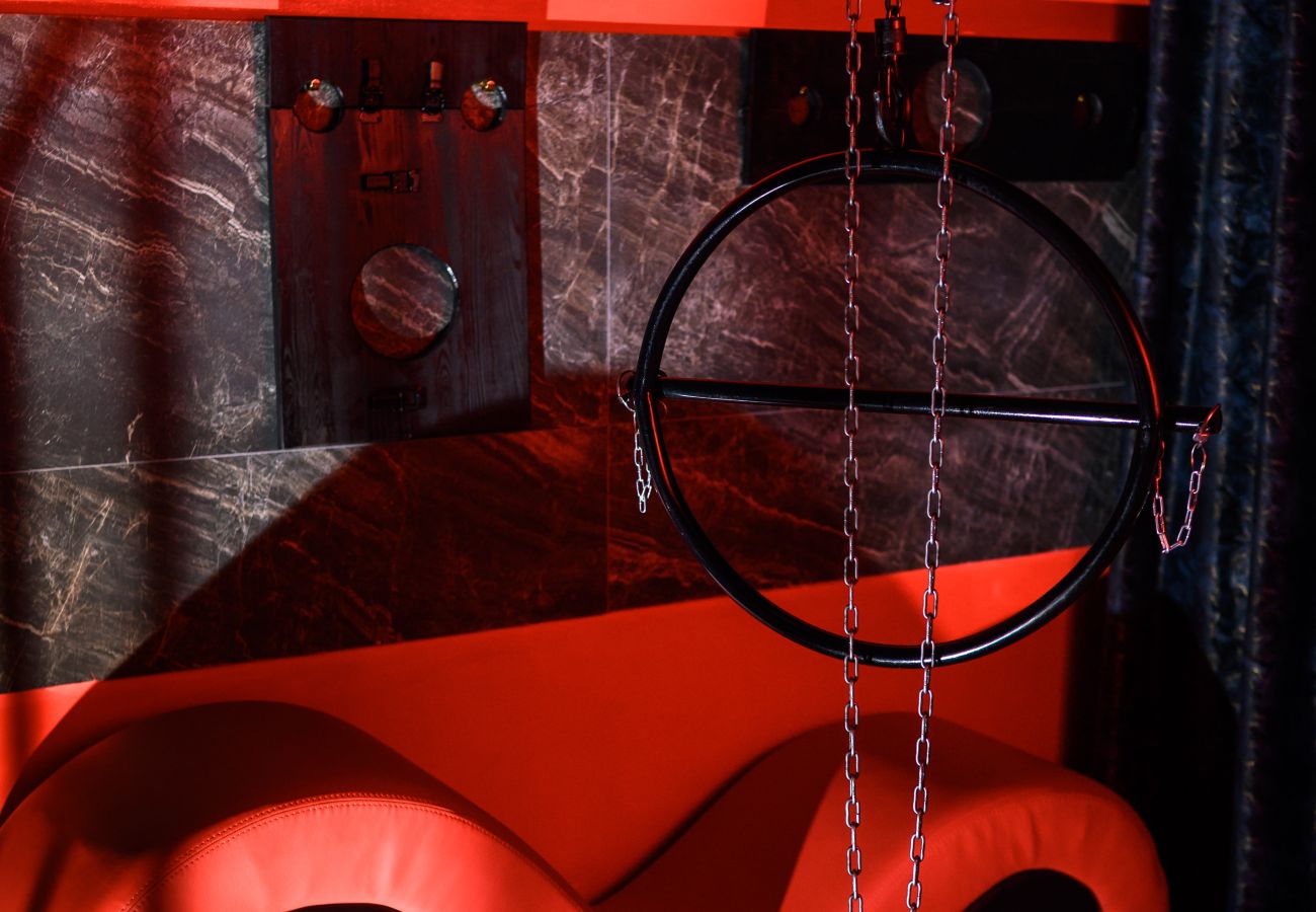 Apartment in Iași - BDSM YES SIR