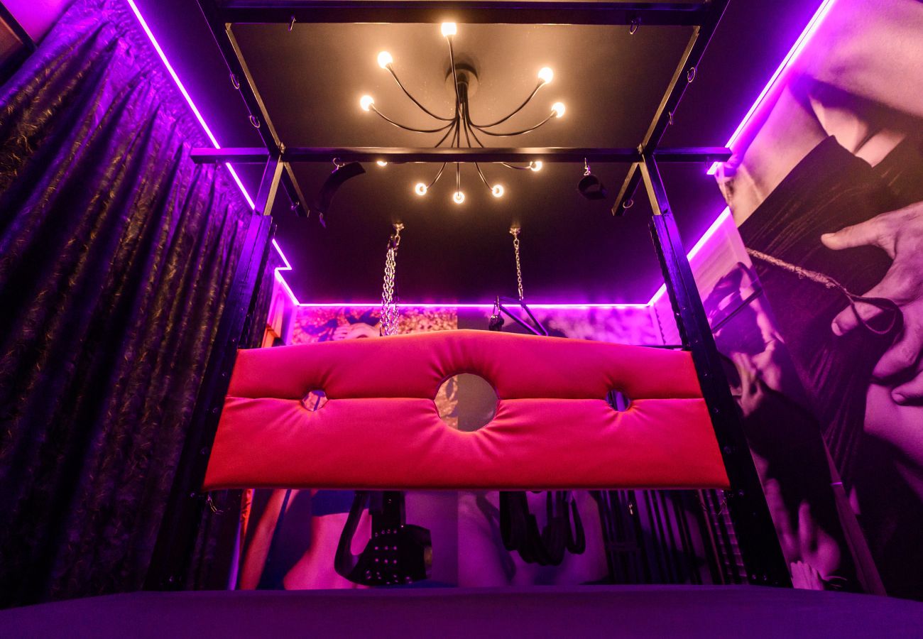 Apartment in Iași - BDSM YES SIR