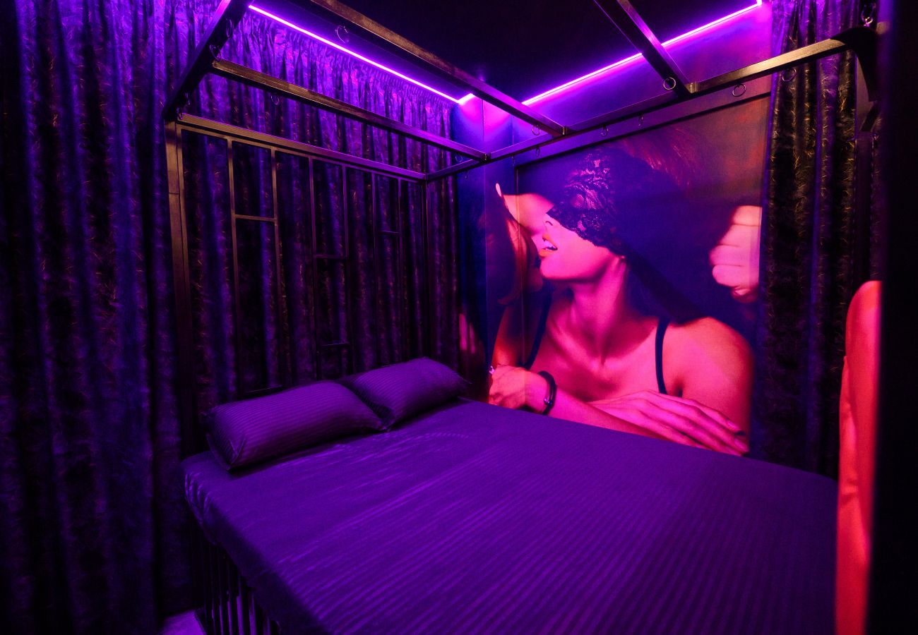 Apartment in Iași - BDSM YES SIR