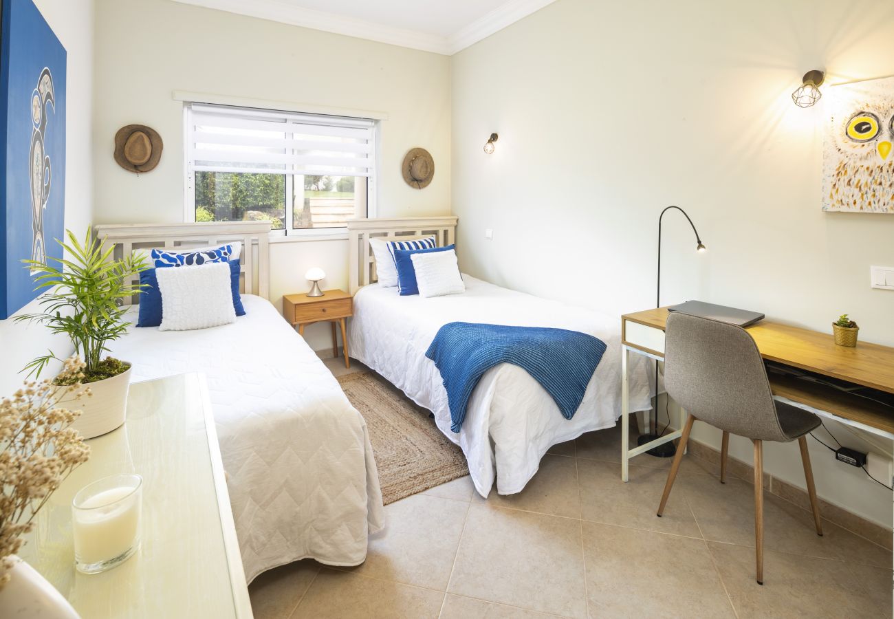 Apartment in Lagos - Fairview Golfside Apartment at Boavista