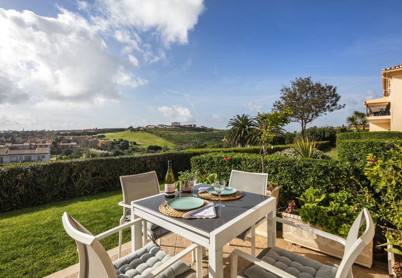 Apartment in Lagos - Fairview Golfside Apartment at Boavista