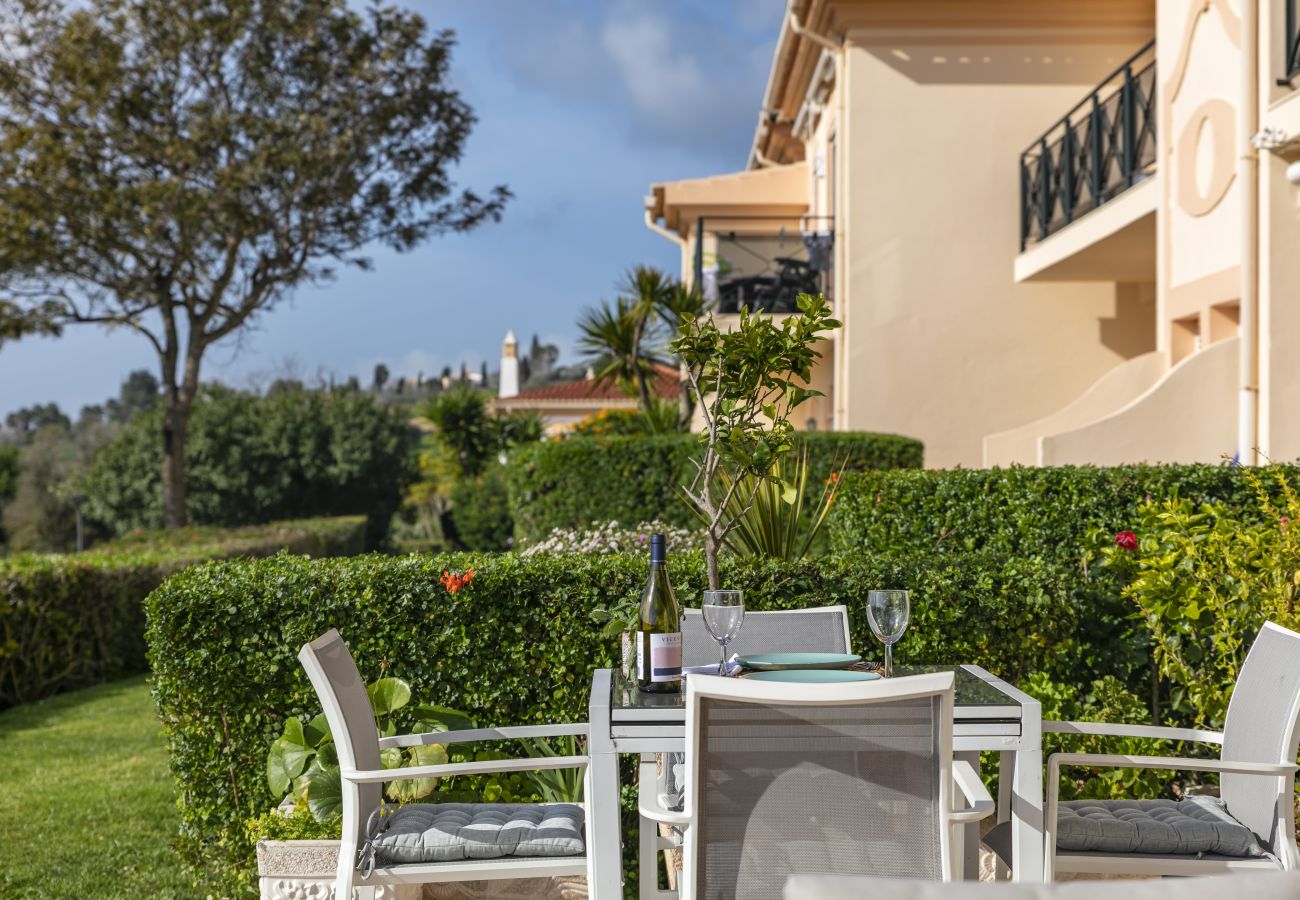 Apartment in Lagos - Fairview Golfside Apartment at Boavista