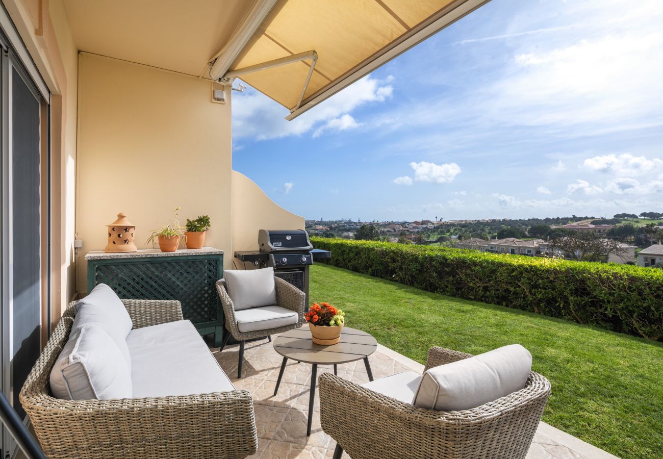 Apartment in Lagos - Fairview Golfside Apartment at Boavista