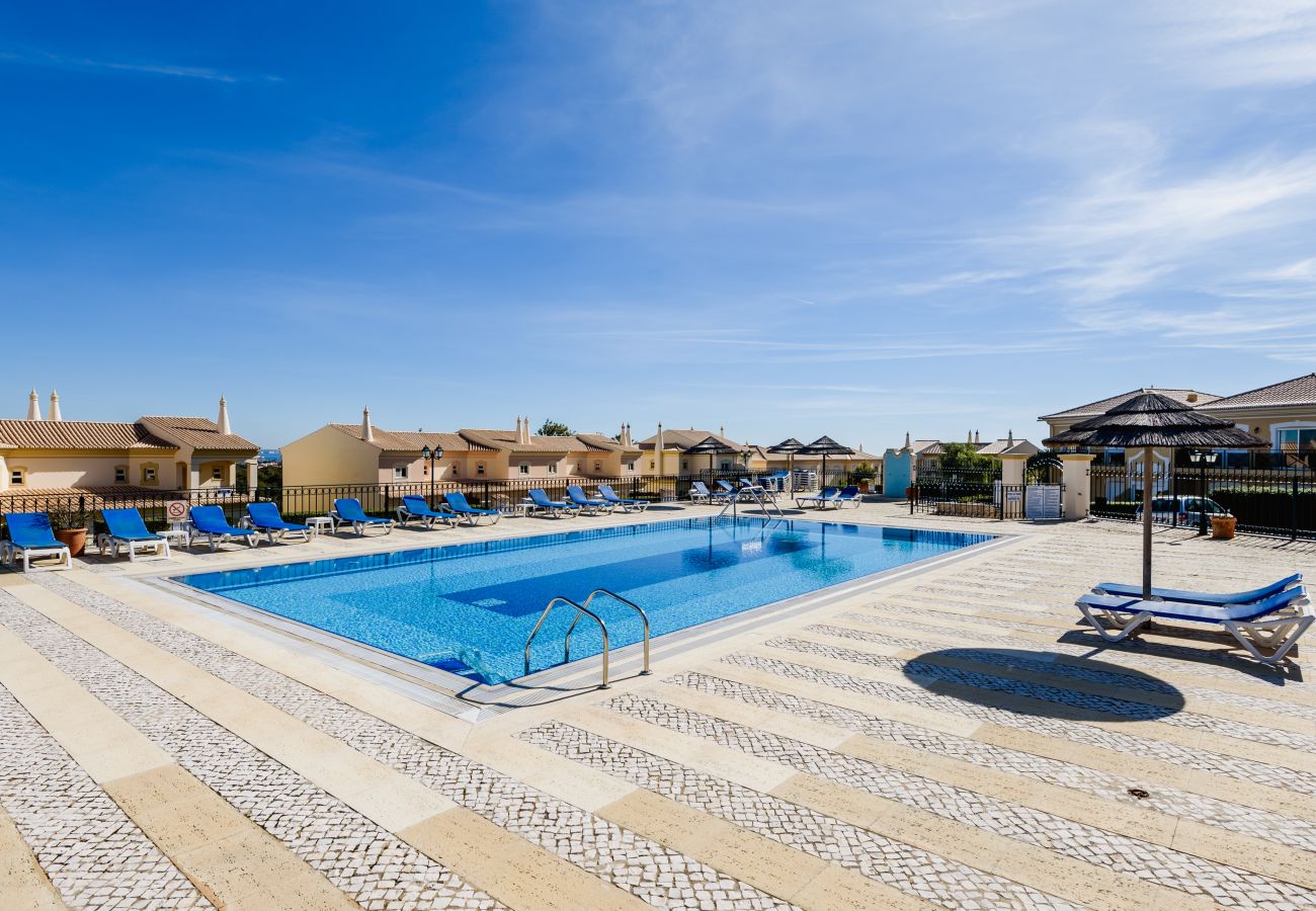 Apartment in Lagos - Fairview Golfside Apartment at Boavista