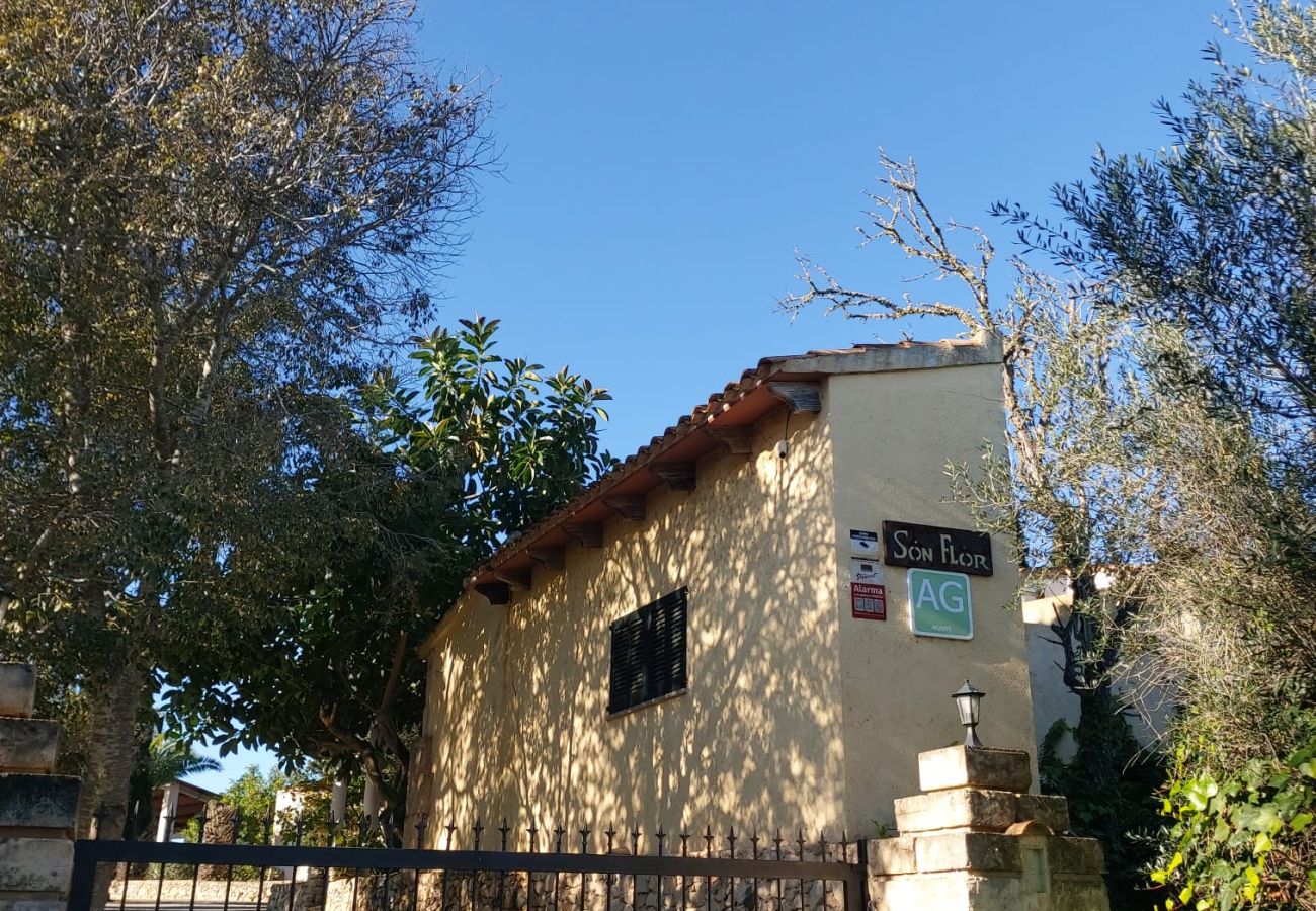 Farm stay in Santa Margalida - Agroturismo Son Flo Buguemvillea