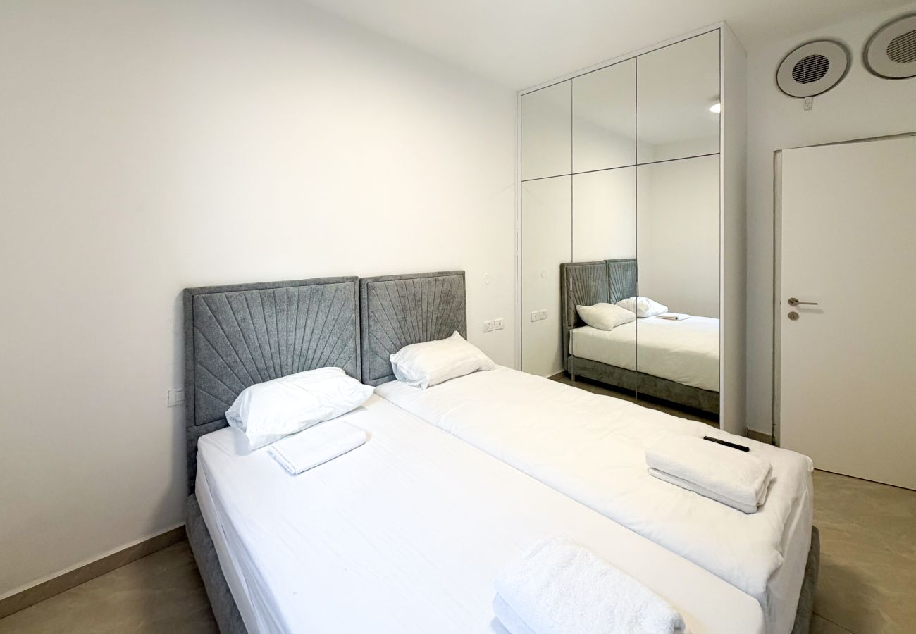 Apartment in Ramat Gan - MAMAD Brand New with Terrace next to Park by FeelHome