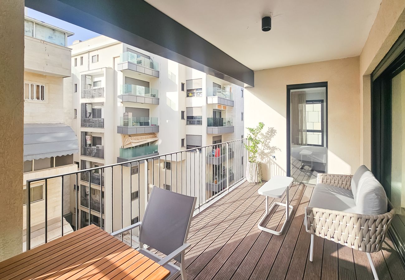 Apartment in Ramat Gan - MAMAD Brand New with Terrace next to Park by FeelHome