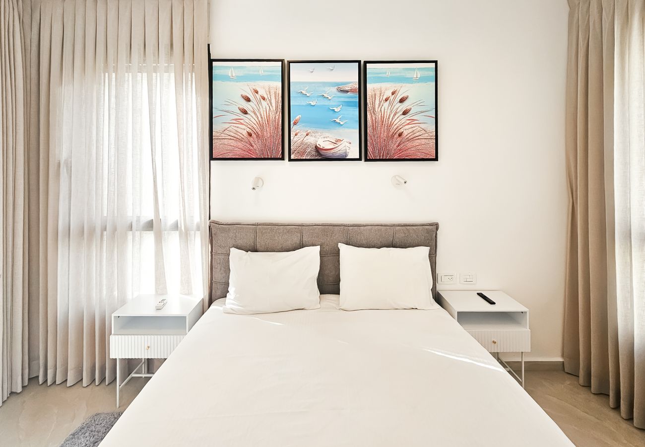 Apartment in Ramat Gan - MAMAD Brand New with Terrace next to Park by FeelHome