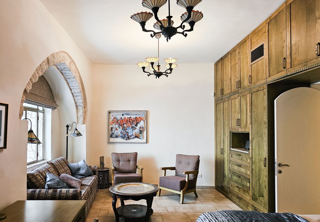 Apartment in Jerusalem - Cozy Authentic Retreat in Old City by FeelHome